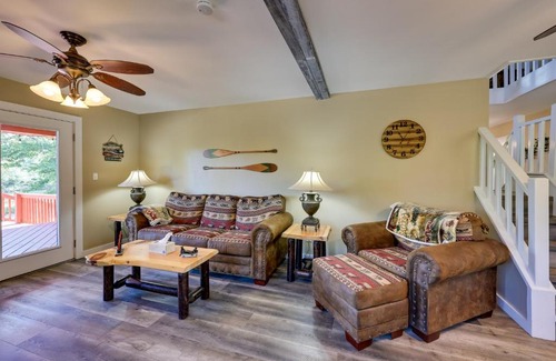 Mount Ida Maison | Riverfront Arkansas Abode - Furnished Deck and Grill