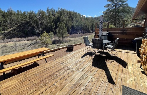 Deckers Cabine | Riverfront Cabin. Located on the "Gold Medal" waters, of the South Platte River