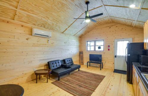 Blanchardville Maison | Riverfront Cabin Rental about 9 Mi to Yellowstone Lake