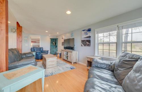Cheboygan Maison | Riverfront Cheboygan Home with Dock about 4 Mi to Town!