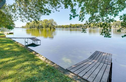 Dixon Maison | Riverfront Dixon, Illinois, Vacation Rental!