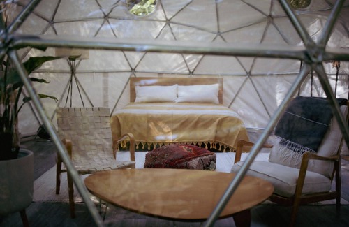 Westfir Location De VR | Riverfront Dome Escape w/Sauna