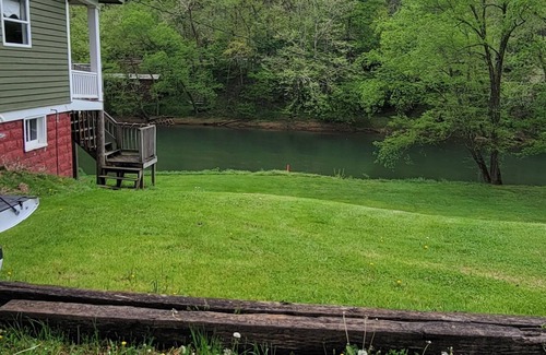 Duck Maison | Riverfront/Fishing/Elk Rail Trails/4-bedroom house in beautiful Duck