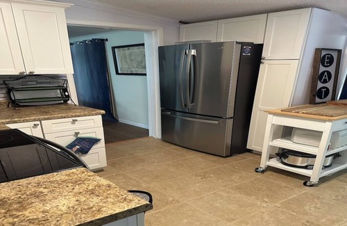High Springs Maison | Riverfront Forest Retreat - Near Springs & UF! 3BR/2BA on the Santa Fe River!