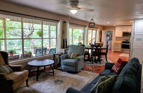 Kerrville Maison | Riverfront Home dans le centre-ville de Kerrville au parc
