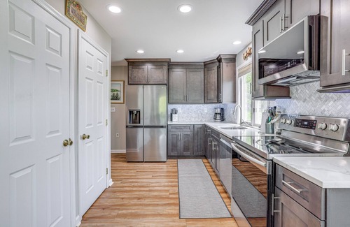 Finesville Maison | Riverfront Home in Phillipsburg w/ Deck & Yard!
