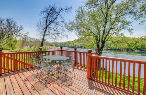 Finesville Maison | Riverfront Home in Phillipsburg w/ Deck & Yard!
