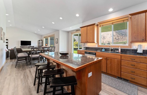 Orondo Maison | Dog-friendly, maison au bord de la rivière w / quai partagé pour amarrage de bateau