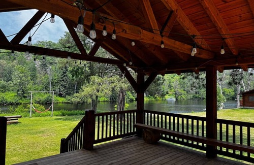 Crystal Falls Cabine | Riverfront Loft #6 Crystal Falls