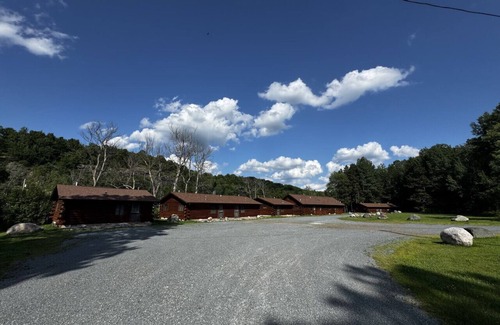Crystal Falls Cabine | Riverfront Loft #6 Crystal Falls