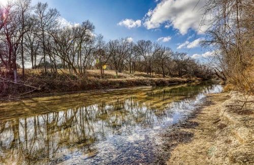 Liberty Hill Maison | Riverfront Oasis 1