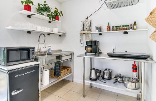 Sebastian Appartement | Riverfront Oasis with Private Deck in Los Fresnos!