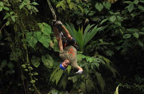 Parrita Cabine | Charming riverfront cabin nestled in the tropical jungle