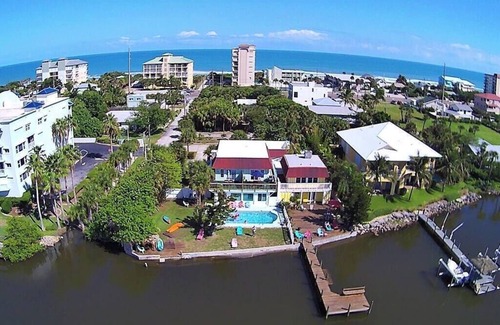 Crescent Beach Appartement | Direct Riverfront avec une vue imprenable * Piscine partagée * 200m de la plage