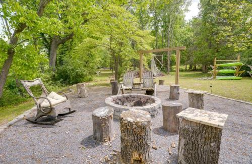 Shenandoah Maison | Riverfront Shenandoah Getaway with Kayaks and Tubes!