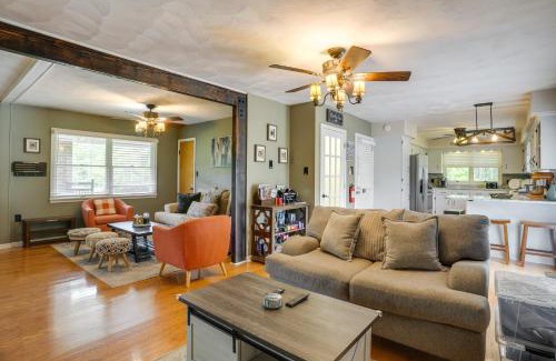 Shenandoah Maison | Riverfront Shenandoah Getaway with Kayaks and Tubes!