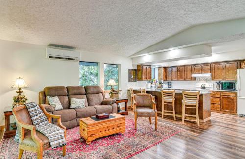 Woodland Maison | Riverfront Woodland Cabin Wooded and Forested Views