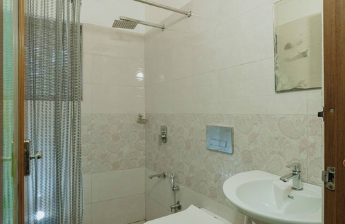 Nedumudy Station Balnéaire | Riveria Adventures Waterfront Resorts with modern comfort & paddy-view stays