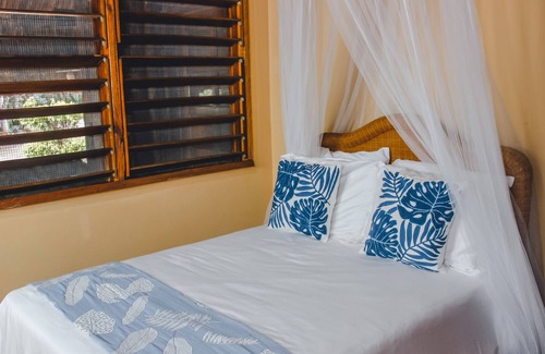 Orange Walk Maison | Riverlodge at The Mayan Garden