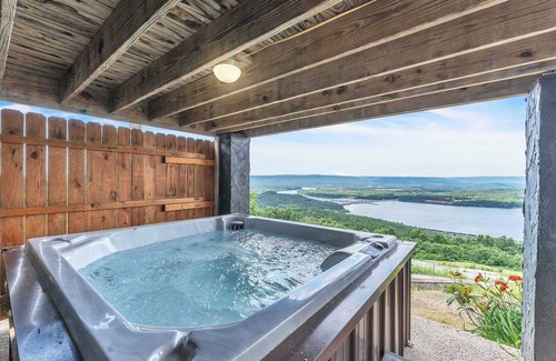 South Pittsburg Cabine | PISCINE INTÉRIEURE! UNE VUE À COUPER LE SOUFFLE! BAIGNOIRE, CHEMINÉE, PUITS DE FEU! Chatt TN 21 miles