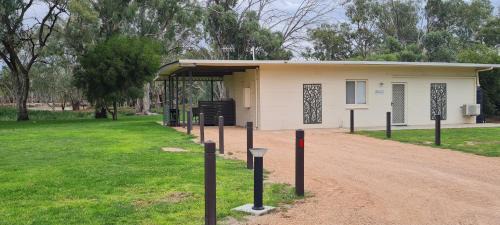 Paringa Maison | Riversands Rest Accommodation Paringa - River Box Cottage