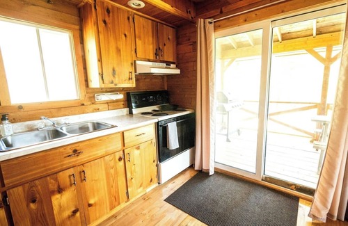 Blackville Cabine | Riverside Cabin - sleeps 6