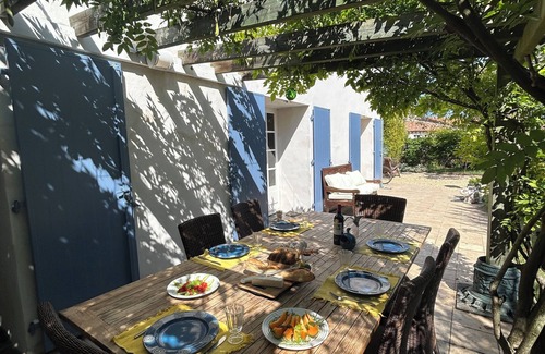Mornac-sur-Seudre Maison | Riverside 4 bedroom House in a stunning village, close to miles of beaches