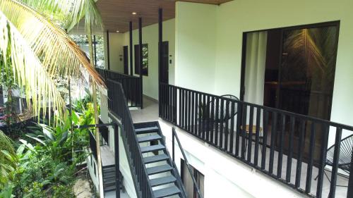 Carmen Appartement | Riverside Apartments - Walk to the Beach in Santa Teresa! Newly Renovated!