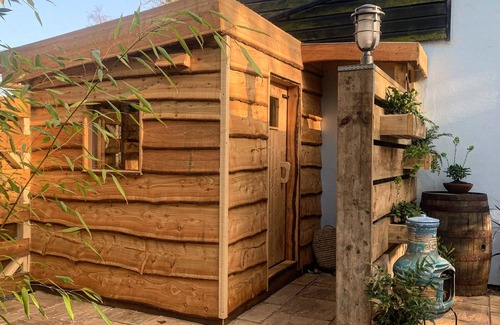 Itteringham Appartement | Riverside Apartment with Private Sauna