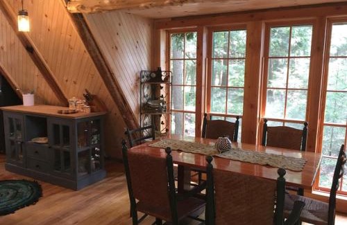 Hopkinton Maison | Riverside Cabin