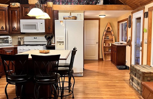 Chase Mills Cabine | Riverside cabin with excellent kayaking and fishing