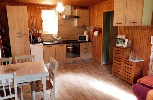 Vaas Cottage | Chalet nature climatisé près d'une rivière avec terrasse, barbecue, et parking privé