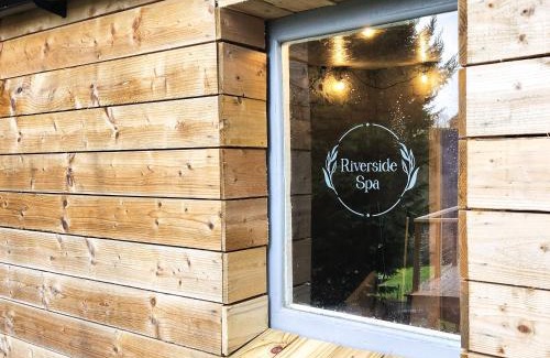 Larkhall Maison | Riverside Cottage