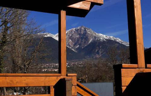 Karpenisi Chalet De Ski | Riverside Forest Retreat-Chalet