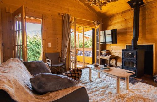 Karpenisi Chalet De Ski | Riverside Forest Retreat-Chalet