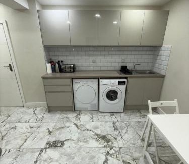 Ravensbury Appartement | Riverside