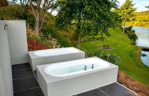 Richmond Downs Maison | Riverside Guest House - Relax in the peace and quiet on the rivers edge.