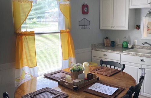Pence Springs Maison | Riverside Home Close to West Virginias Prime AttractionsnThe Camp House
