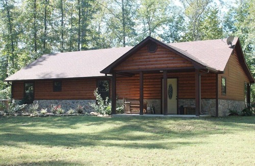 Smithville Cabine | Riverside Landing right on the Mountain Fork River! Kayaks INCLUDED!