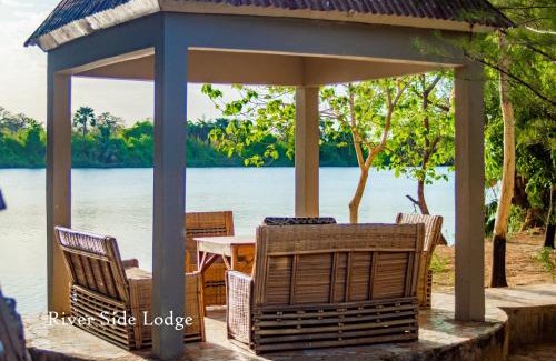 Central River Cabine | Riverside Lodge Bansang