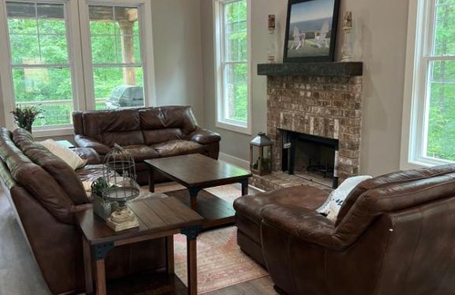 Forsyth Maison | Riverside Luxury Cabin, close to JACKSON LAKE - BRAND NEW construction on the banks of The Towaliga River