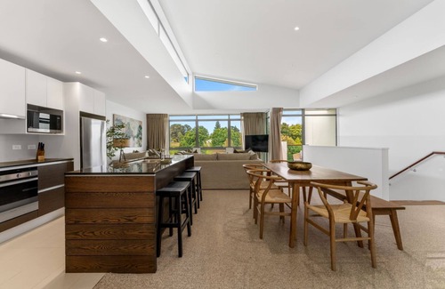 Taupo Maison | Riverside Oasis - 3 bdrms, 3 bath, walk to town + heated pool*
