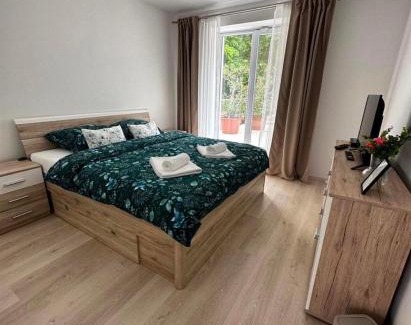 Trhova Hradska Appartement | Riverside Residence