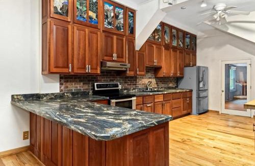 McDowell Maison | Riverside Retreat and Karaoke Oasis