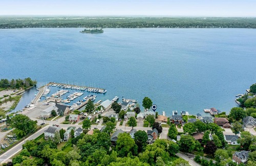 Brockville Maison | Riverside Retreat