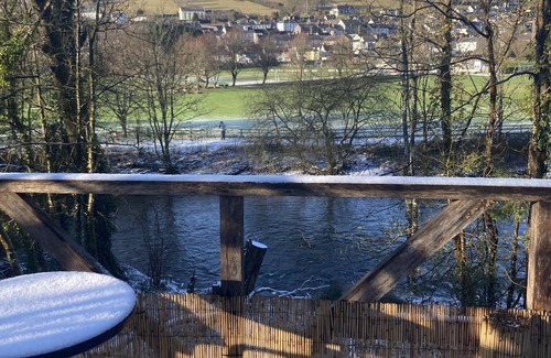 Llandysul Cabine | Riverside Retreat Relaxing beautiful surrounding set in 3 acres and pet friendly