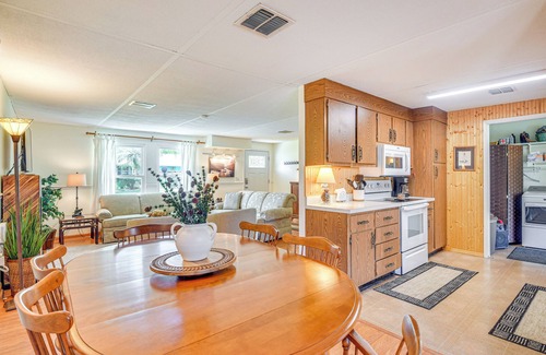 Astor Maison | Accueil Canal-avant w / Boathouse & Fishing Deck!