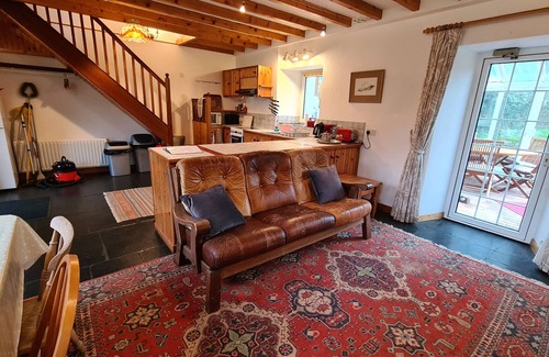 Timoleague Maison | Riverside retreat with rustic charm and a history of novels and exploration