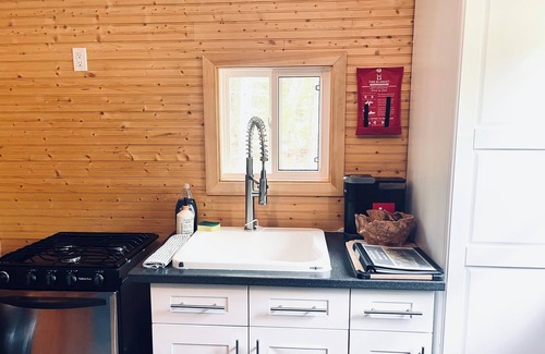 Moncton Cabine | Riverside RnR Offgrid Cabins - Blue Cabin , Shediac NB