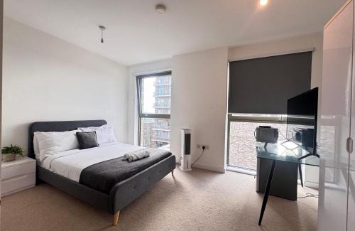Custom House Maison | Riverside Rooms and Apartments